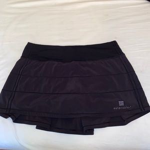 Black lululemon skirt size 6 in good condition